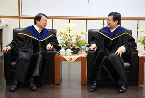 描述: \\data\知識管理中心\06 照片\20160625_臺科大畢業典禮\1.JPG