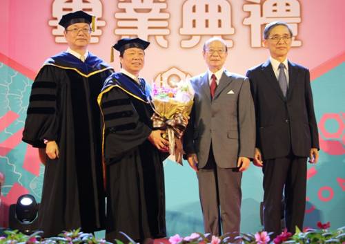 描述: \\data\知識管理中心\06 照片\20160625_臺科大畢業典禮\8.JPG